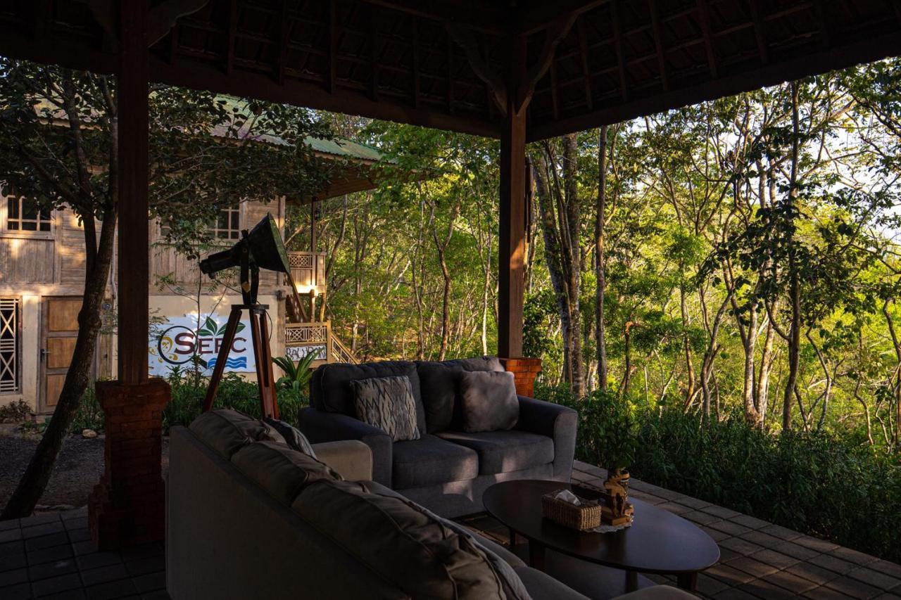 Menjangan Ecolodge - Chse Certified Banyuwedang Exterior photo